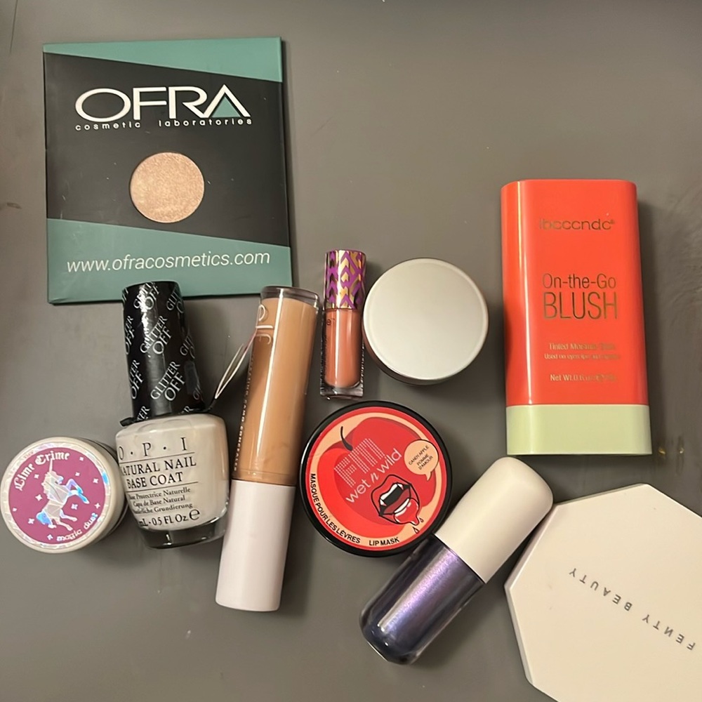 Makeup bundle